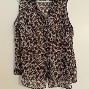 Button down sleeveless top sz 22